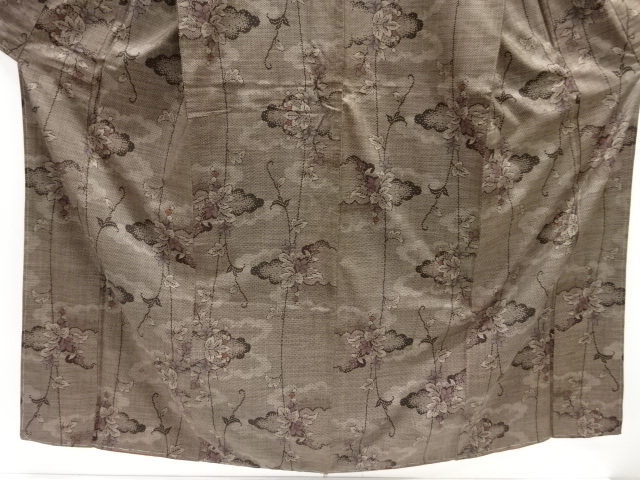  未使用品　雲に蔦の実模様織り出し本場泥大島紬着物(5マルキ)